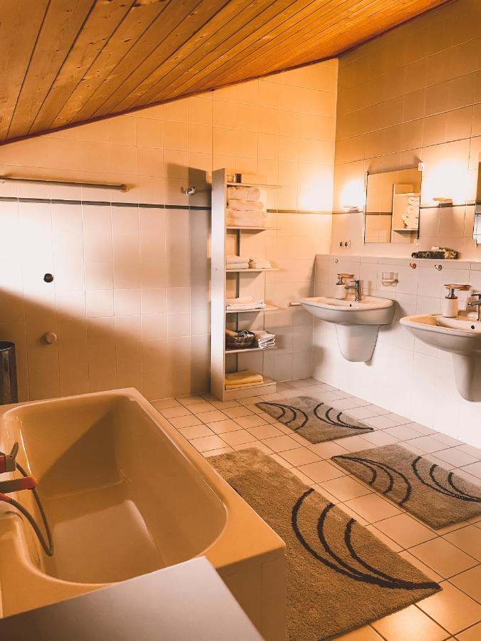 Vogtareuth Naturnahes Familienchalet Mit Garten - Wifi - Netflix - Nur 15 Minuten Vom Chiemsee Und 35 Minuten Von Muenchen Entfernt מראה חיצוני תמונה