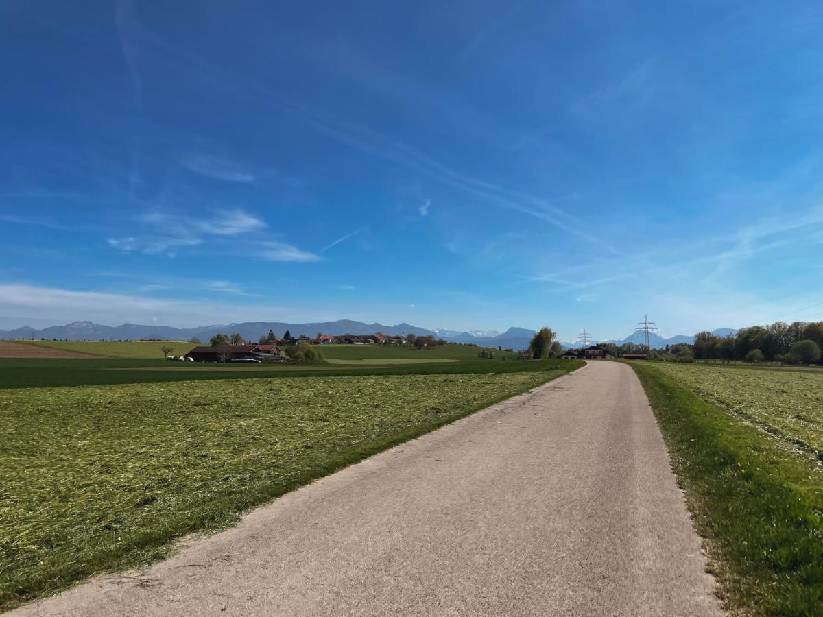 Vogtareuth Naturnahes Familienchalet Mit Garten - Wifi - Netflix - Nur 15 Minuten Vom Chiemsee Und 35 Minuten Von Muenchen Entfernt מראה חיצוני תמונה